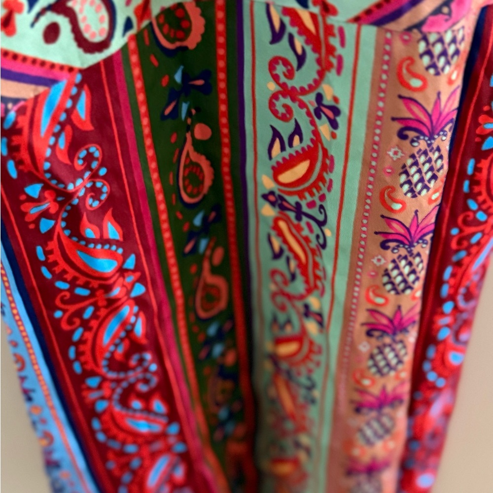 NWT Farm Rio Bandana midi dress
Vibrant Multicolor Wrap Dress - Picture 8 of 14
